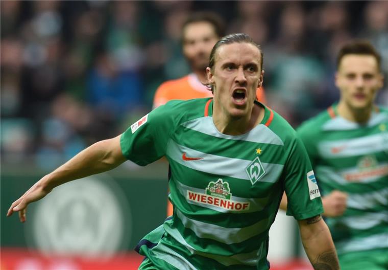 Max Kruse kann seine Kollegen beim Match in Köln nur vom Spielfeldrand aus unterstützen.