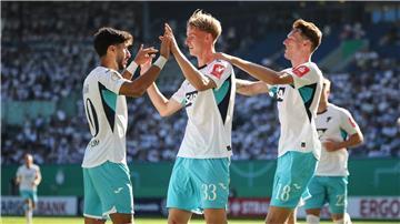 Max Moerstedt (Mitte) ist Stürmer und spielt für Hoffenheim.