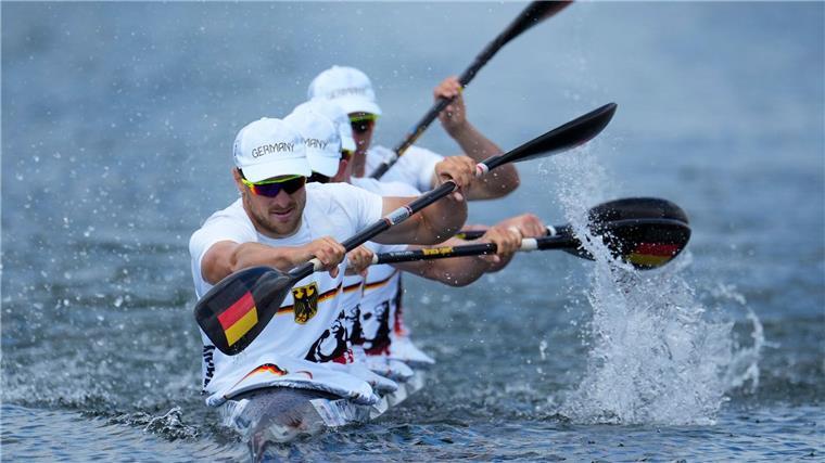 Max Rendschmidt als Schlagmann im Kajak-Vierer. Zum Weltcup-Auftakt reichte es für Platz zwei. 