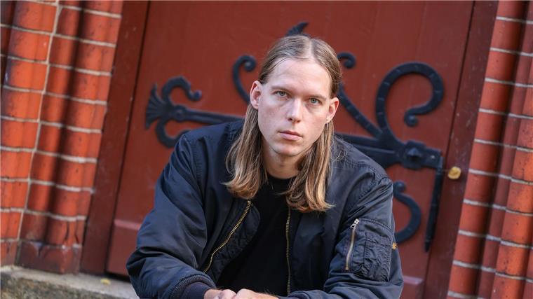 Max Rieger ist nicht nur Sänger und Gitarrist der Band, sondern auch ein gefragter Produzent. (Archivbild)