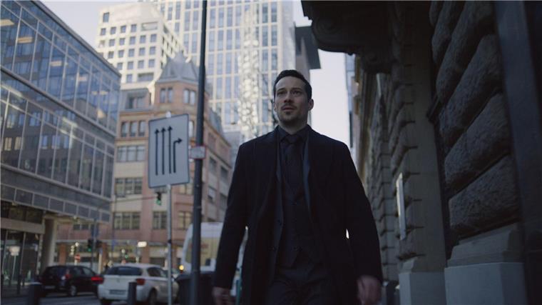 Packender Psychothriller „Blindspot“ im ZDF Max van Veeren (Klaus Steinbacher) in den Straßen von Frankfurt.
