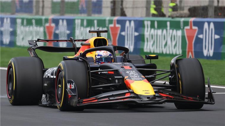 Max Verstappen auf der Rennstrecke.