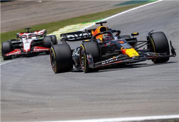 Max Verstappen aus den Niederlanden vom Team Red Bull in Aktion. Fährt bald der deutsche Nachwuchsfahrer Oliver Goethe an seiner Seite?