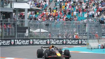 Max Verstappen erlebt seinen ersten Grand Prix als Papa.