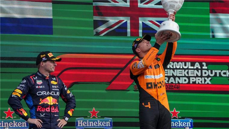 Max Verstappen gibt sich Lando Norris geschlagen.