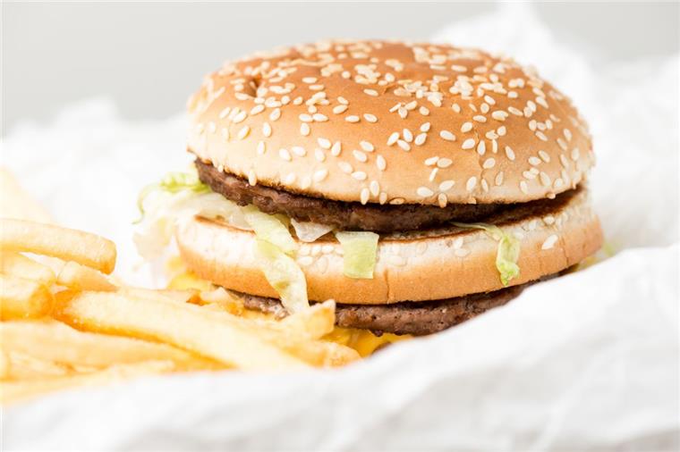 Fast Food: McDonald's plant Lieferservice auch im Norden McDonald's bietet seinen Lieferservice ab April auch in Bremen, Hamburg und Hannover an.
