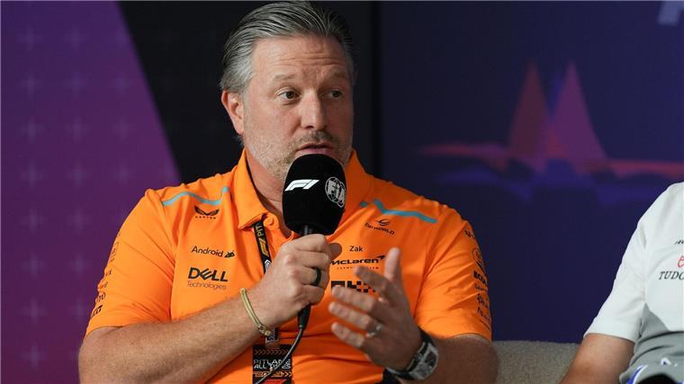 McLaren-Boss legt nach: „Schlag unter die Gürtellinie“ McLaren-Chef Zak Brown kritisiert die Kommentare des Red-Bull-Beraters Helmut Marko über die mentale Verfassung von Lando Norris.