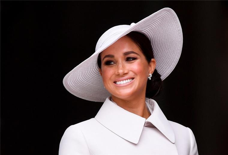 Herzogin Meghan feiert 41. Geburtstag - Royals gratulieren Meghan, Herzogin von Sussex, erhielt zum 41. Geburtstag auch Glückwünsch von Prinz Charles und Herzogin Camilla sowie von Prinz William und Herzogin Kate.