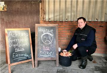 Mehr als 200 Eier muss Matthis Dahl täglich in den Müll schmeißen. Wie lange das noch so bleibt, ist unbekannt.