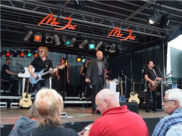 Mehr als 3000 Besucher kamen am Donnerstag zum Musiksommer ins Schaufenster Fisc...