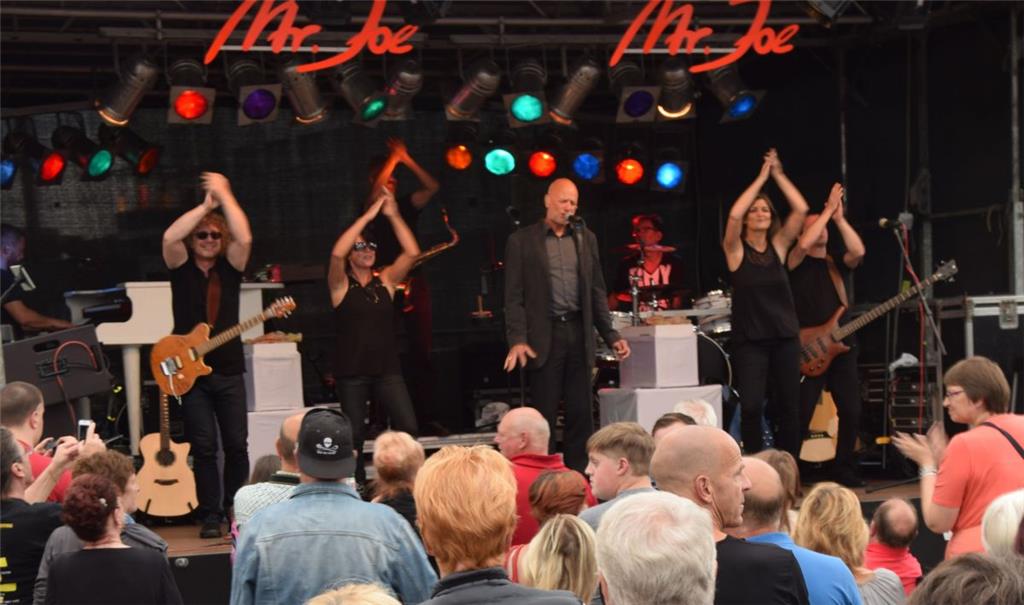 Mehr als 3000 Besucher kamen am Donnerstag zum Musiksommer ins Schaufenster Fisc...
