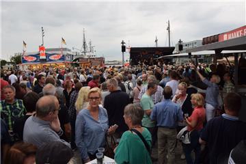 Mehr als 3000 Besucher kamen am Donnerstag zum Musiksommer ins Schaufenster Fisc...