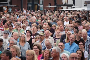 Mehr als 3000 Besucher kamen am Donnerstag zum Musiksommer ins Schaufenster Fisc...