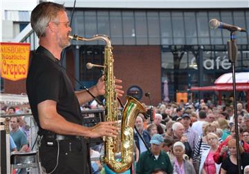 Mehr als 3000 Besucher kamen am Donnerstag zum Musiksommer ins Schaufenster Fisc...