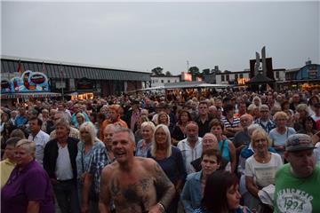 Mehr als 3000 Besucher kamen am Donnerstag zum Musiksommer ins Schaufenster Fisc...