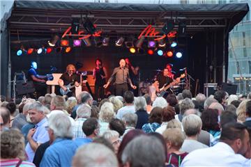 Mehr als 3000 Besucher kamen am Donnerstag zum Musiksommer ins Schaufenster Fisc...
