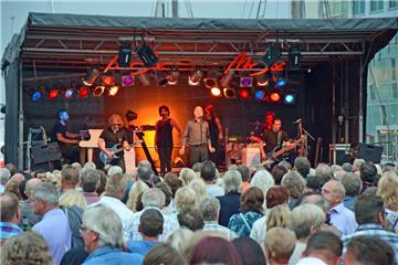 Mehr als 3000 Besucher kamen am Donnerstag zum Musiksommer ins Schaufenster Fisc...