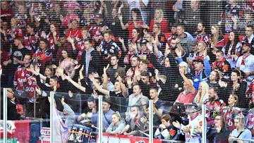 Mehr als 4000 Fans feuerten die Fischtown Pinguins im Spiel gegen die Düsseldorfer EG an.