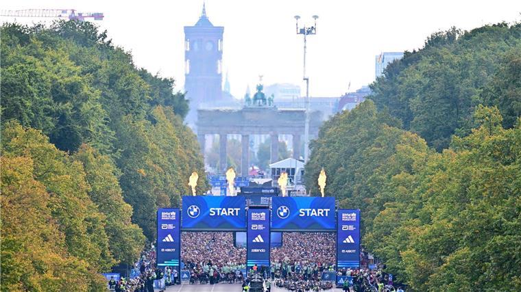 Sawe gewinnt Berlin-Marathon - Wetter verhindert Rekord Mehr als 55.000 Läuferinnen und Läufer hatten sich für den Berlin-Marathon angemeldet.