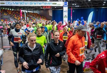 Mehr als 700 Teilnehmer gingen beim City-Marathon-Debüt an der Stadthalle an den Start.