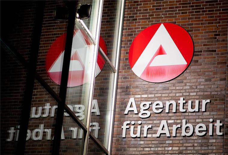 Wie kann das sein? Wieder mehr Arbeitslose in Bremerhaven Mehr als 8000 Menschen waren in Bremerhaven im Jahr 2023 arbeitslos.