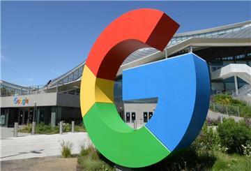 Das Logo von Google ist an einem Gebäude der Konzernzentrale zu sehen.