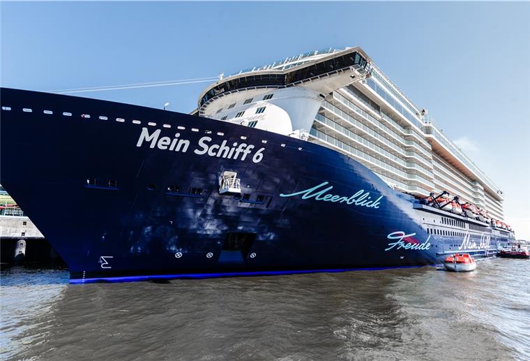Mehrere Crewmitglieder der „Mein Schiff 6“ wurden positiv auf das Coronavirus getestet.