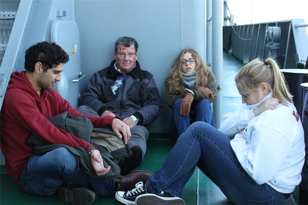 Mehrere Darsteller der Johanniter spielen die Verletzten. Foto: Havariekommando