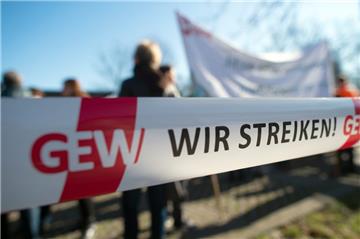 Mehrere Gewerkschaften hatten im Tarifstreit für den öffentlichen Dienst zu einem Ausstand, unter anderem in Bremen und Bremerhaven, aufgerufen.