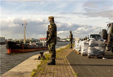 Mehrere Reservisten sorgten am Hafen in Bremerhaven für Aufsehen.