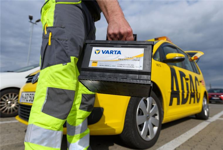 ADAC-Helfer waren fast 294.000 Mal in Niedersachsen im Einsatz Meistens ist es die Batterie, manchmal der Motor: Im vergangenen Jahr ist der ADAC bundesweit gut 3,8 Millionen Mal ausgerückt, um Autofahrern zu helfen.
