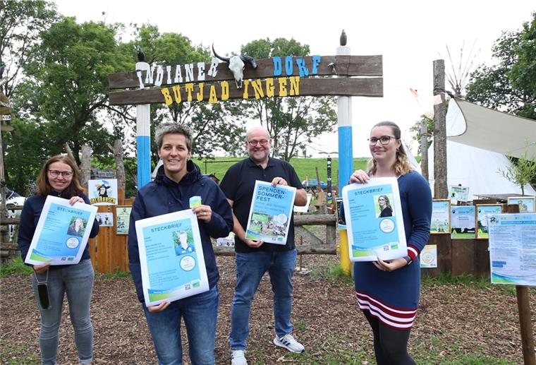 Sommerfest in Burhave: Spende Arbeitskraft für Flutopfer Melanie Schmidt (von links), Carmen Schlack und Lyndzey Mowatt gehören zu den sechs Leuten des TSB, die auf dem Sommerfest ihre Arbeitskraft gegen eine Spende anbieten werden. Lars Lammers dokumentiert ihren Arbeitseinsatz für Facebook-Butjadingen.
