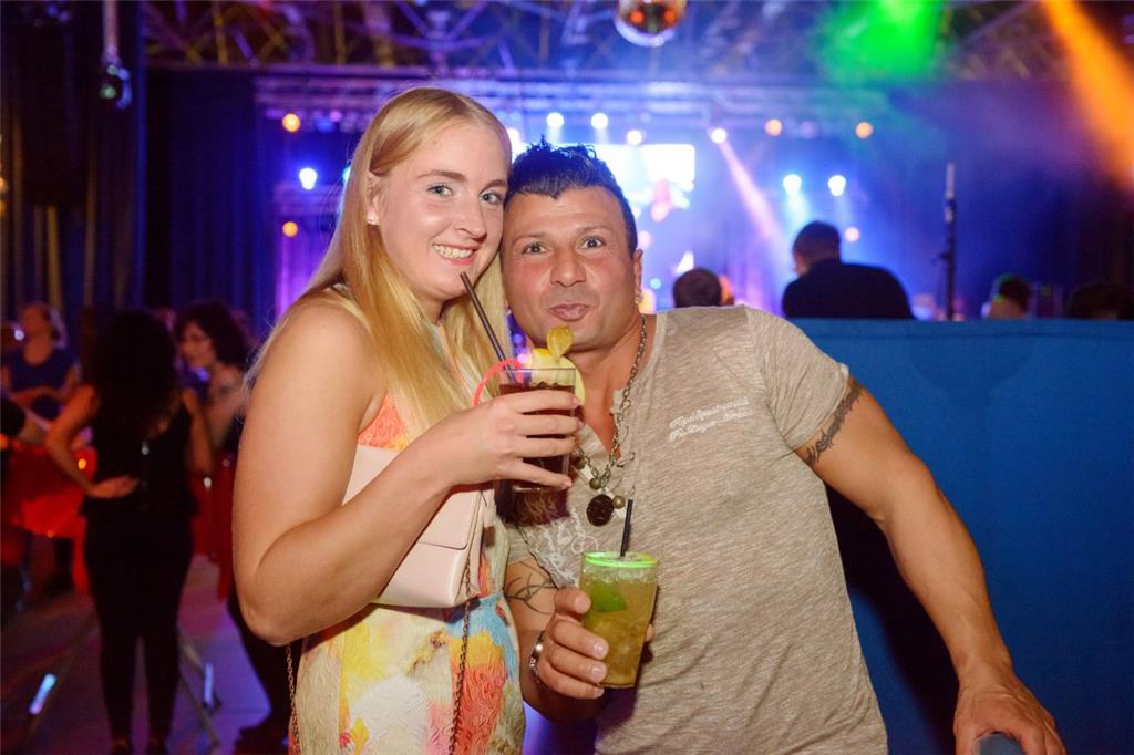 Melanie und Seret haben Durst.