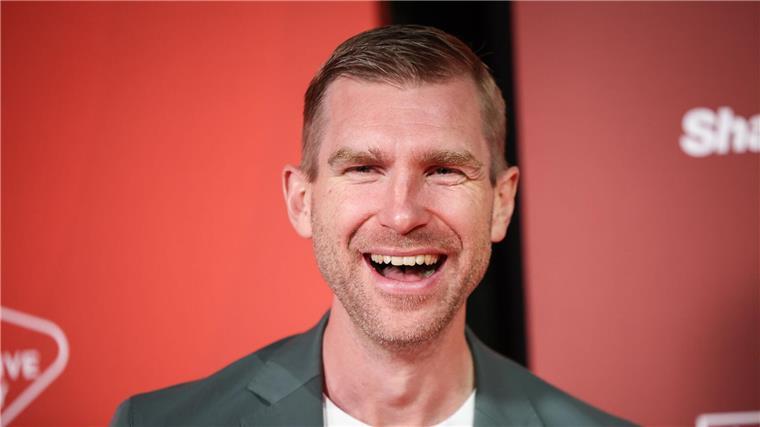 Gegen Hannover: Mertesacker spielt nochmal für Jugendclub Mertesacker läuft im Testspiel seiner beiden Ex-Clubs auf.