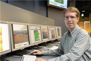 Meteorologe Dr. Michael Theusner drängt zu erneuerbaren Energien.