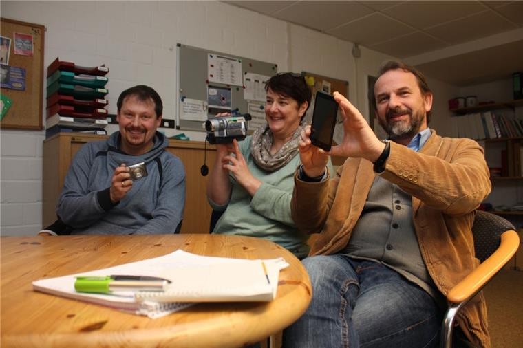 Michael Dipper, Kerstin John und Detlev Fänger (von links) freuen sich auf die jungen Künstler und stehen ihnen mit Rat und Tat zur Seite.  Foto Gehrke