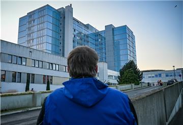Michael G. trauert um seine verstorbene Mutter: Im Klinikum Reinkenheide musste diese an einem Tag im Oktober mehrere Stunden in der Notaufnahme warten. Damals war ihre schwere Krebserkrankung noch nicht bekannt.