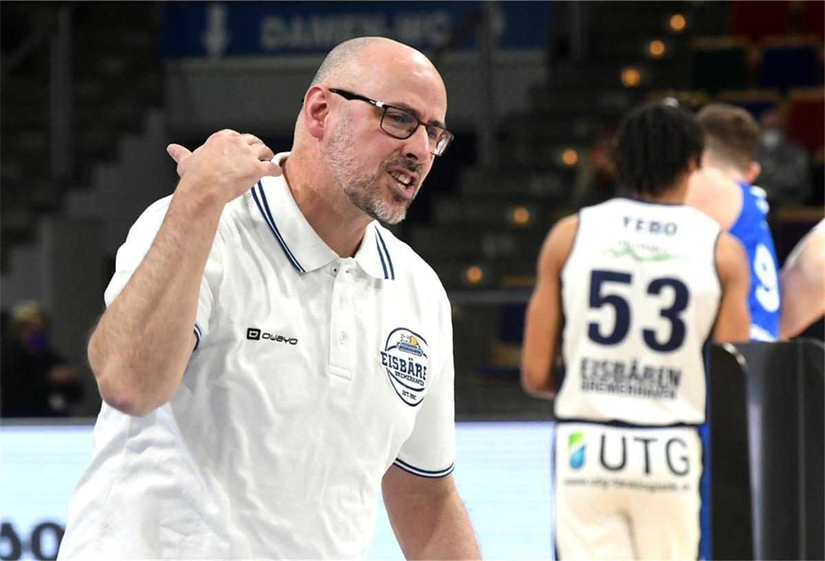 Paukenschlag bei den Eisbären: Trainer Michael Mai muss gehen Michael Mai übernahm das Traineramt bei den Eisbären im Februar 2019. Fast auf den Tag genau drei Jahre später muss der Amerikaner gehen.
