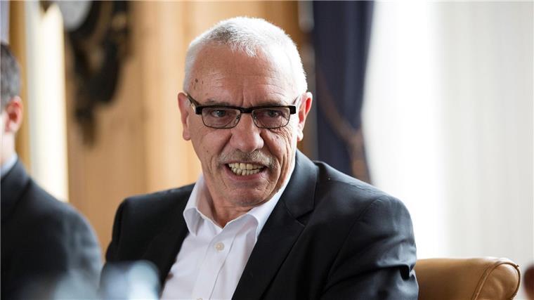 E-Mail in Deutschland wird 40 Michael Rotert empfing die erste E-Mail, die Deutschland jemals erreichte.