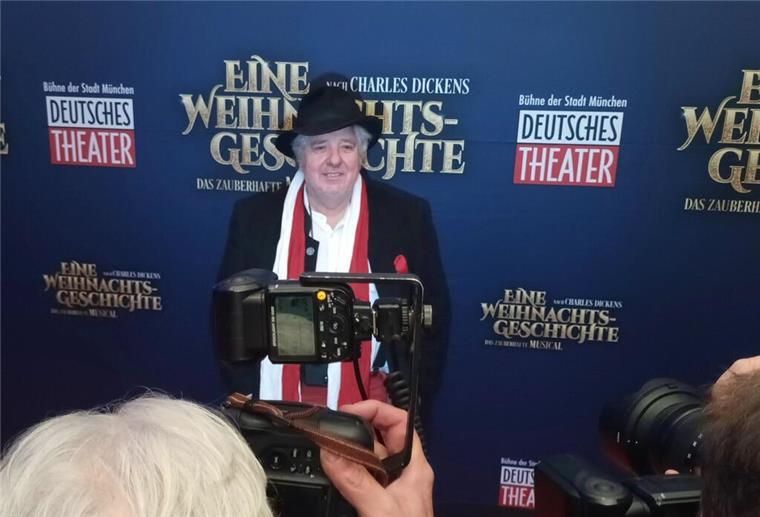 Fernseh-Star Michael Schanze dankbar für „so viele Leben“ Michael Schanze wieder auf dem roten Teppich.