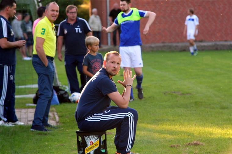 TuS Tiste: Michael Schiewe ist dem Verein auch in schlechten Zeiten treu Michael Schiewe war jahrelang Spieler beim TuS Tiste und wechselte 2010 auf die Trainerbank. Jetzt will er den in die 2. Kreisklasse abgestürzten einstigen Bezirksligisten wieder nach oben führen.