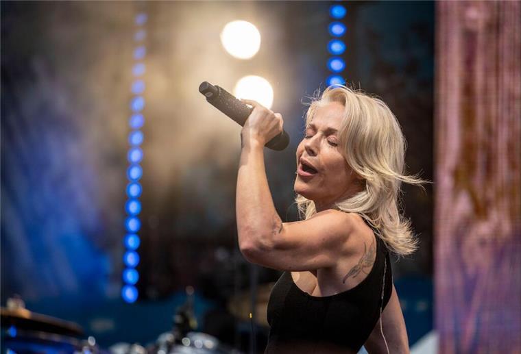 „Flutlicht“: Michelle legt persönliches Abschiedsalbum vor Michelle: „Ich bin mit großer Naivität in diese Branche gekommen, mit dem Glauben, dass jeder mein Freund ist.“