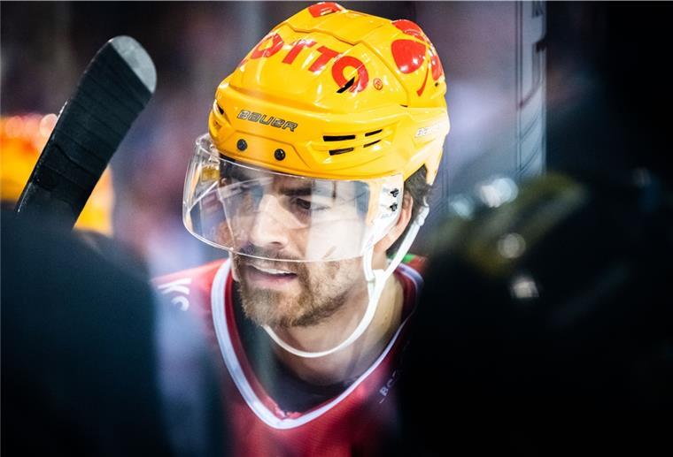 Pinguins verlieren auch in Krefeld Miha Verlic glänzte in Krefeld als zweifacher Torschütze, konnte die Niederlage der Pinguins jedoch auch nicht verhindern.