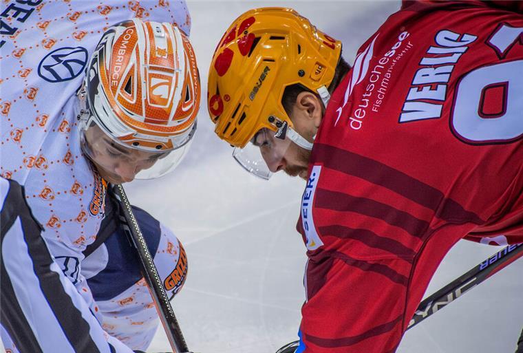 Miha Verlic (rechts) will mit den Fischtown Pinguins wieder punkten.