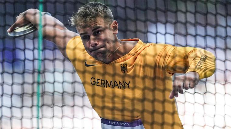 Mika Sosna musste sich im Diskuswerfen nur Tokio-Olympiasieger Daniel Ståhl aus Schweden geschlagen geben.