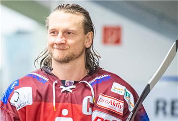 Mike Moore bleibt bei den Fischtown Pinguins an Bord.