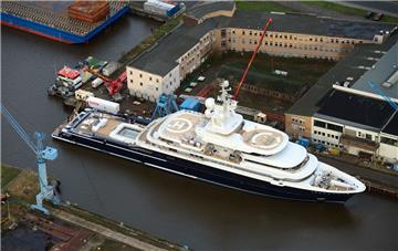 Milliardär Abramowitsch ließ bereits Yachten in Bremerhaven bauen. Foto Scheer