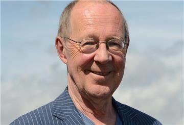 Millionen kennen Hans Peter Korff aus „Diese Drombuschs“.
