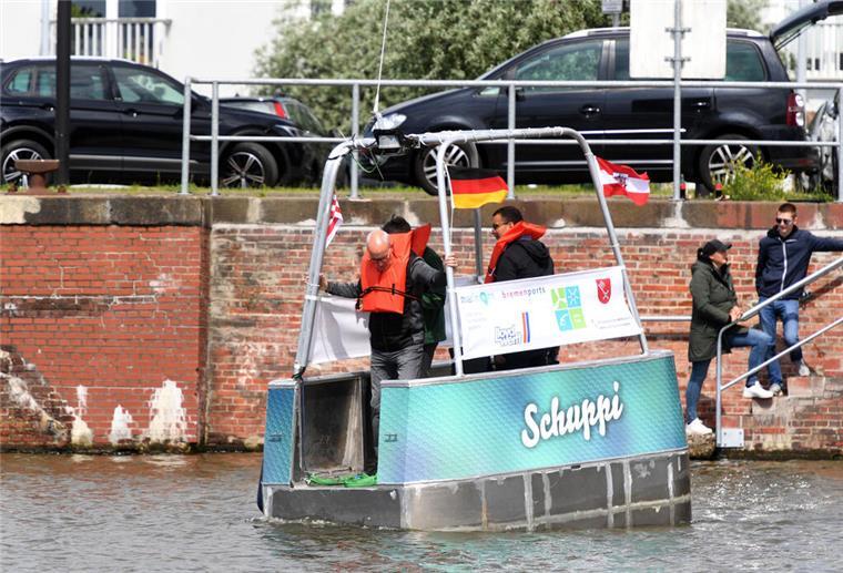 Mini-Fähre Schuppi im Einsatz