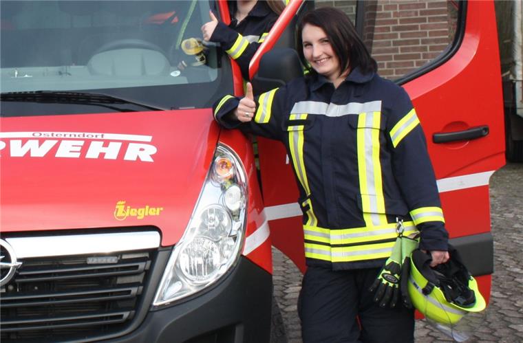 Mirella Schlake ist mit Leidenschaft für die Freiwillige Feuerwehr Osterndorf tätig. 